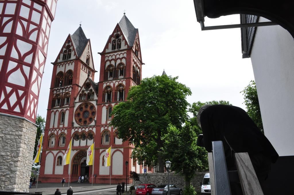 Hotel Gaestehaus Priester Limburg an der Lahn Dış mekan fotoğraf