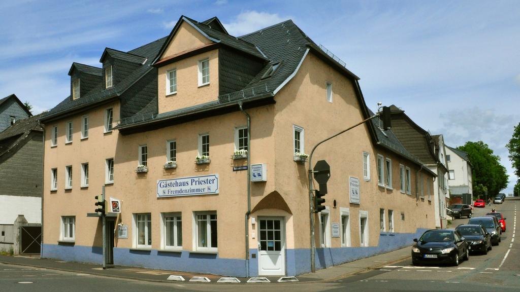 Hotel Gaestehaus Priester Limburg an der Lahn Dış mekan fotoğraf