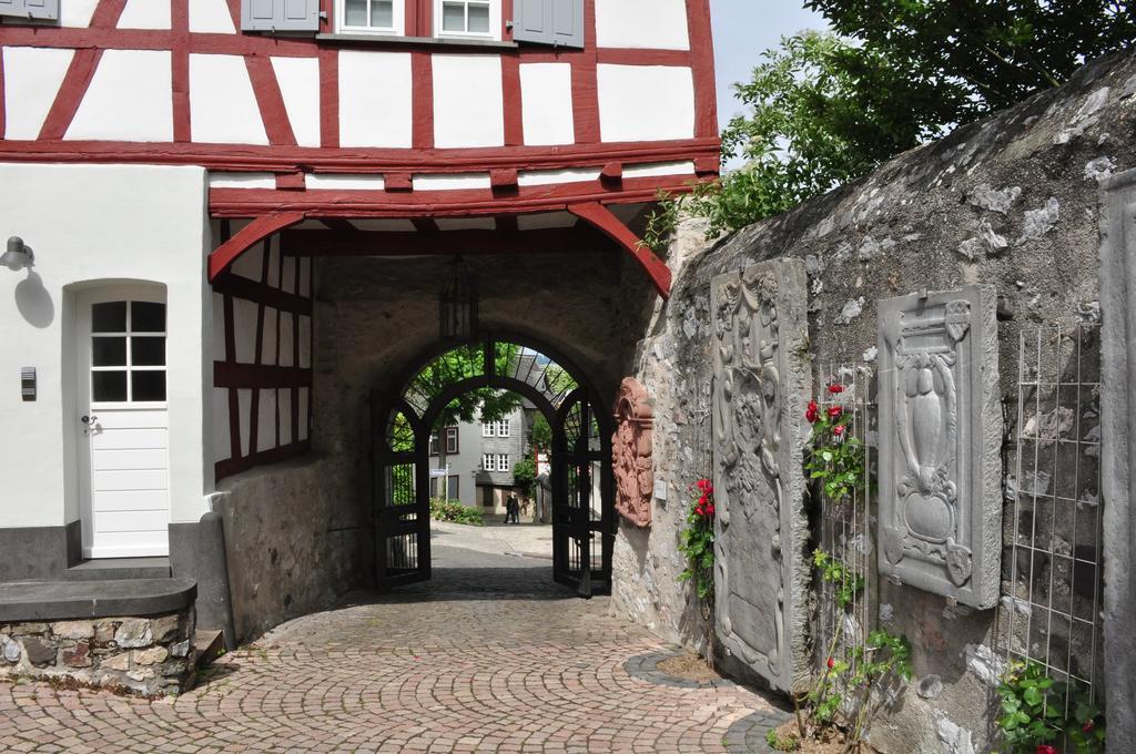 Hotel Gaestehaus Priester Limburg an der Lahn Dış mekan fotoğraf